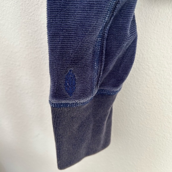 Free People Movement Just Lodgin' Navy Velour Pullover size Large - Picture 4 of 8